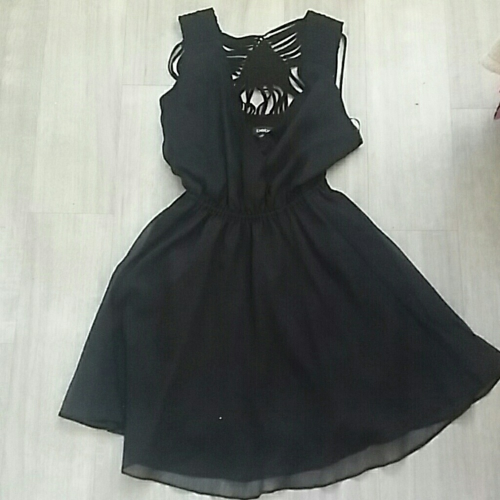 🗽 Black bebe dress